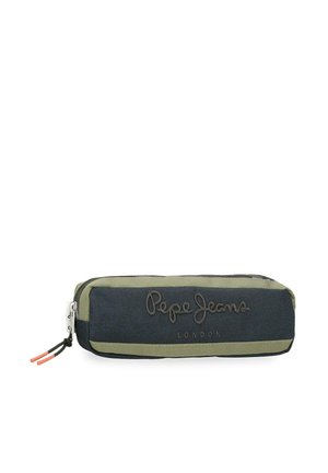 Estuche rectangular para lápices Pepe Jeans en negro y verde oliva, con logo bordado y tiradores de cremallera en negro y naranja.