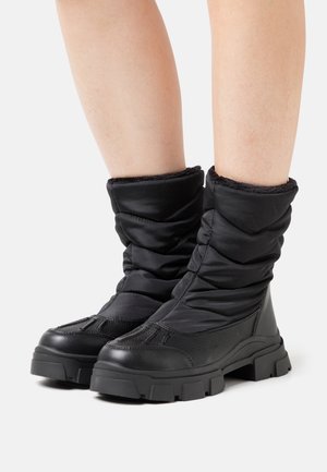 Even&Odd, Bottines à plateau - black