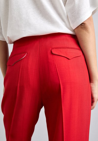 Victoria Beckham TAPERED LEG TROUSER - Stoffhose - carmine