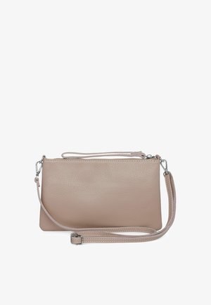 Beige Leder Umhängetasche mit einer strukturierten Oberfläche, rechteckiger Form, Reißverschluss oben und einem verstellbaren Riemen. Silberne Hardware-Akzentuierungen.