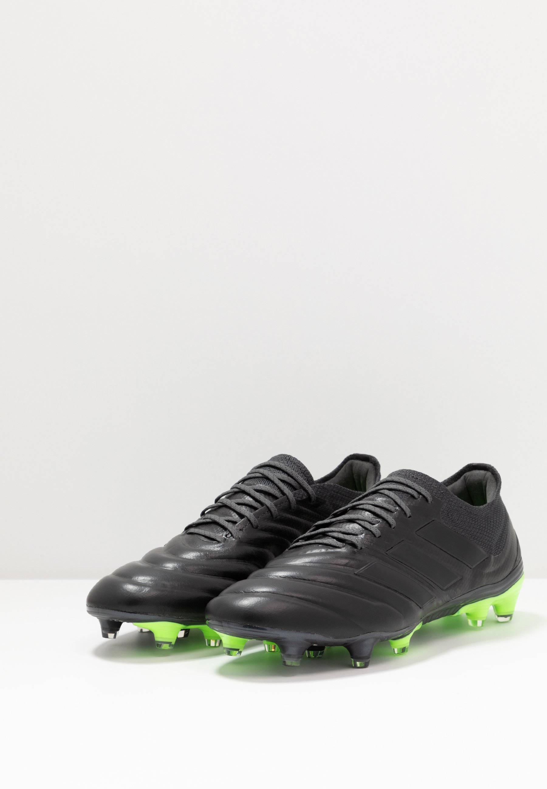 crampons adidas copa