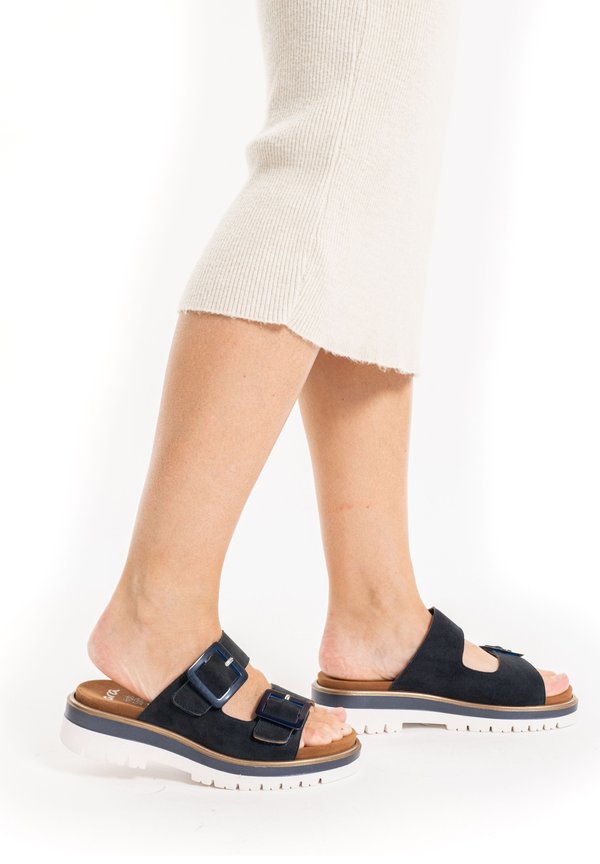 MALAGA - Pantolette flach - blau