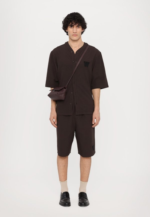 ROB WAFFLE - Shorts - licorice3