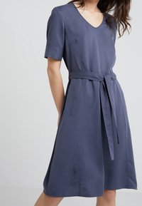 Tiger of Sweden Vestido informal - dark blue