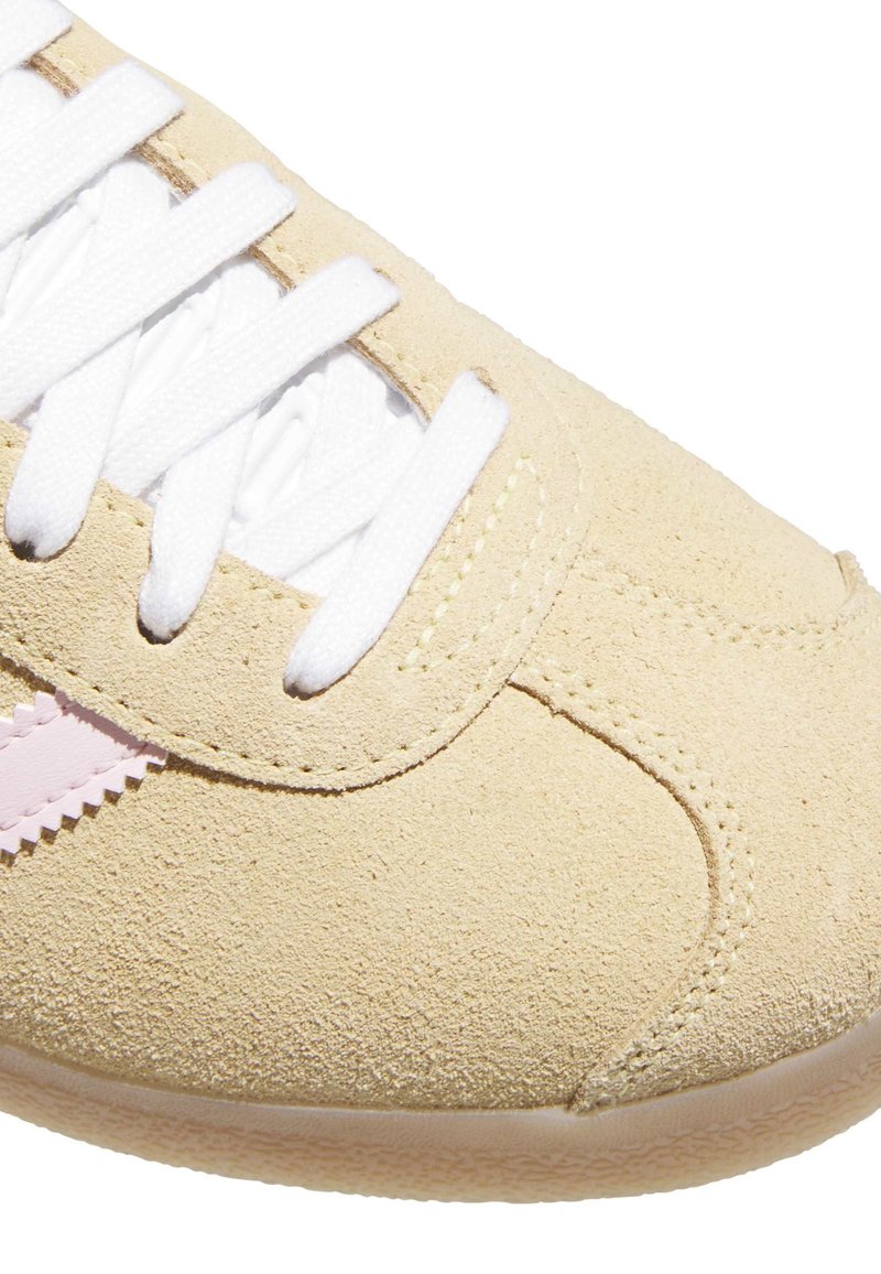 adidas Golf Originals GAZELLE - Golf shoes (without spikes) -  icta/clpink/ftwwht/beige - Zalando.ie