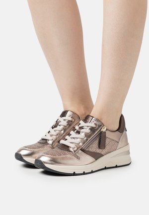 Trainers - pewter