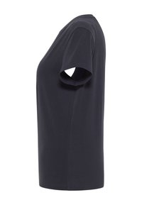 Svart kortärmad T-shirt med rund hals visad från sidan på en vit bakgrund.