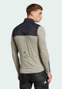 adidas Performance  THE GRAVEL  srebrny