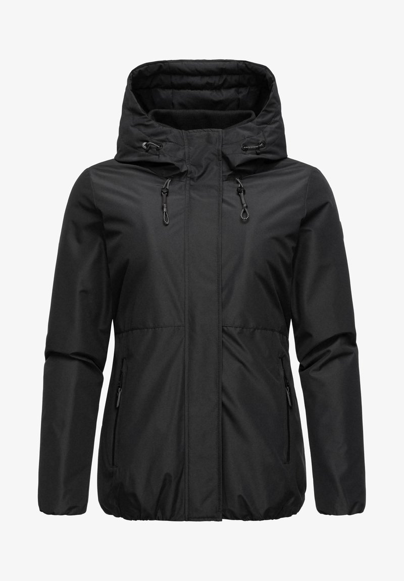 Čierna nepremokavá bunda s kapucňou, predným zipsom, dvoma bočnými vreckami, elastickými manžetami a šnúrkami na nastaviteľné prispôsobenie. Hladká textúra.