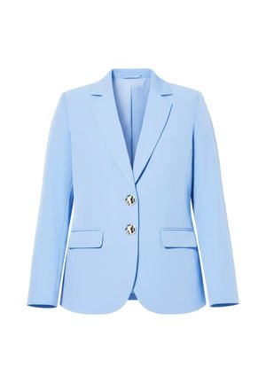 Světlá modrá saka na zakázku s vykrojenými klopami, dvěma stříbrnými knoflíky, dlouhými rukávy a klopovými kapsami na bílém pozadí.