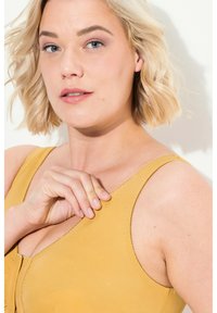 Ulla Popken VORDERVERSCHLUSS GEPOLSTERTE BREITE TRÄGER KEIN EINSCHNEIDEN - Reggiseno - mustard