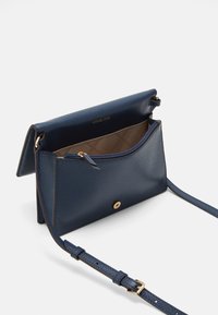 MICHAEL Michael Kors JET SET FLAP XBODY - Borsa a tracolla - navy