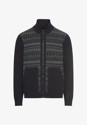 Mørkeblå lynlåse cardigan med ribbet tekstur, der har et mønstret bryst i blå og brune nuancer samt to frontlommer.