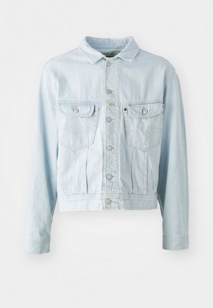 Šviesiai mėlynas džinsinis švarkas su trumpu dizainu, sagų priekyje, dviem krūtinės kišenėmis ir geltonos siūlės detalėmis. Aprūpintas klasikiniu antkrūtiniu ir ilgomis rankovėmis.