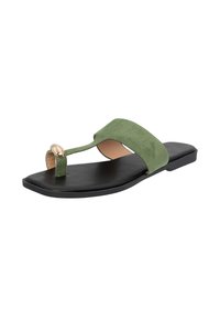 Tongs en daim vert avec un repose-orteil arrondi, semelle plate noire et accent en métal sur la bride. Design simple et minimal.
