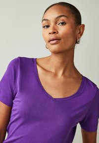 Next SLOUCH V NECK  - T-shirt basic - purple