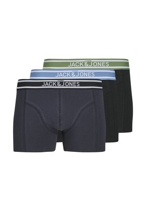 Trois paires de boxers JACK & JONES : marine foncé, vert et noir ; chacune avec une ceinture contrastante affichant le nom de la marque en blanc.