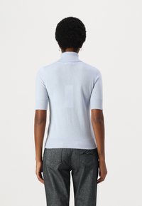 pure cashmere TURTLE NECK SHORT SLEEVE - Pulover - baby blue