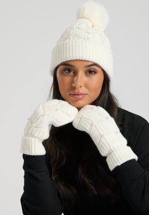 FAUX FUR POM PEARL EMBELLISHED HAT AND MITTENS SET - Mütze - cream