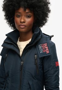 Superdry & Co HOODED MOUNTAIN - Chaqueta outdoor - eclipse navy