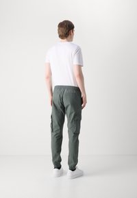 Calvin Klein Jeans WASHED - Kapsáče - endless grey