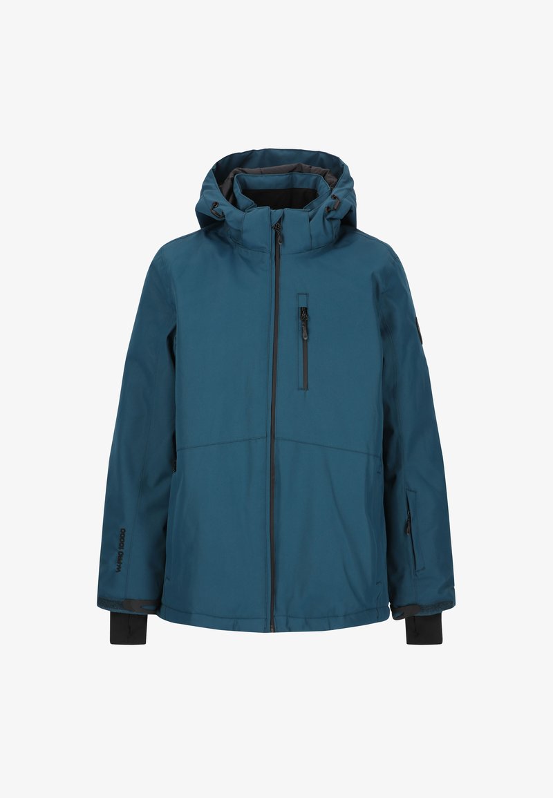 Chaqueta impermeable en color azul aguamarina con cremallera frontal, capucha ajustable, bolsillos con cremallera y detalles en negro en los puños y el dobladillo. Material suave, diseño casual.