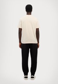 EA7 Emporio Armani Marškinėliai su spaudiniu - whitecap gray