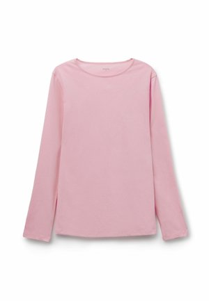 Weiches, rosa Baumwollshirt mit langen Ärmeln und Rundhalsausschnitt, schlichtes Design, flach auf weißem Hintergrund liegend dargestellt.