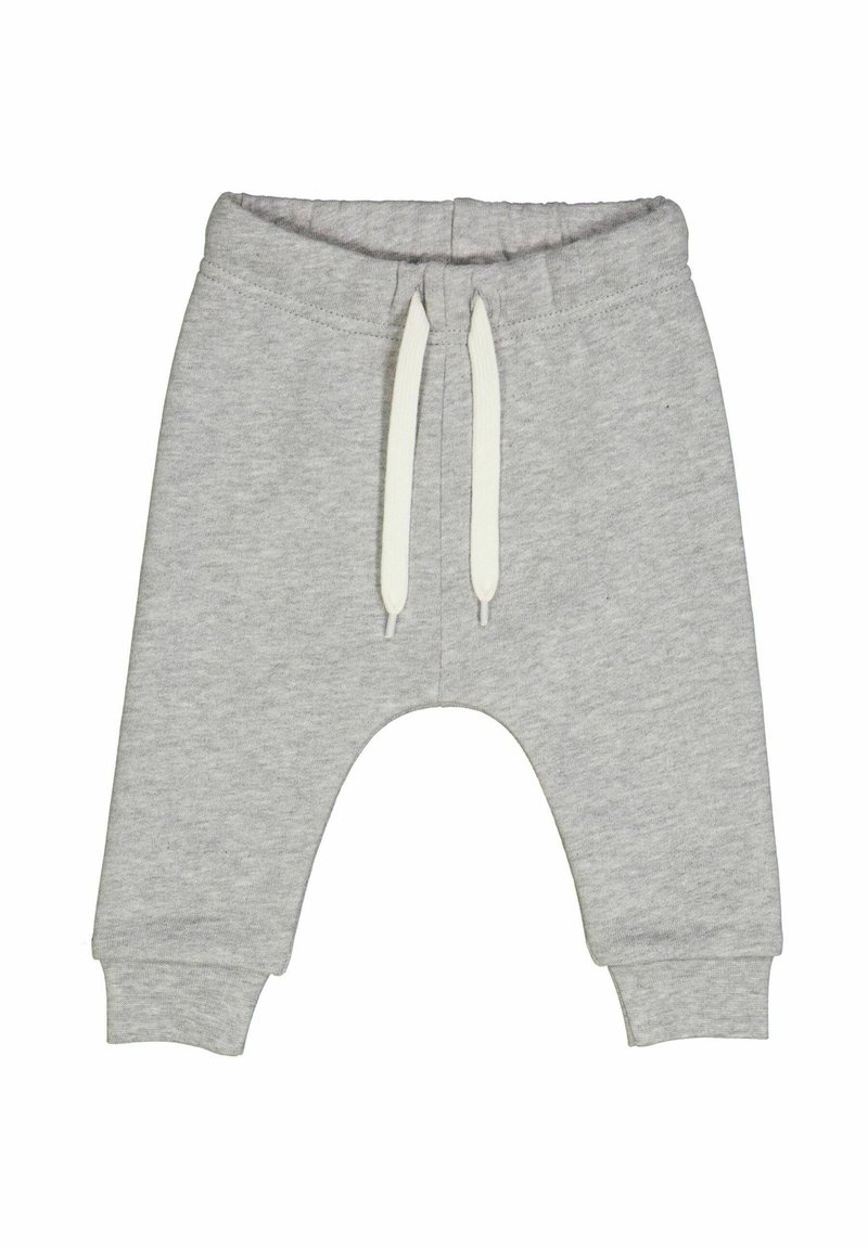 Lichtgrijze joggingbroek gemaakt van zacht materiaal. Voorzien van een elastische tailleband met witte koordjes en aansluitende boorden bij de enkels.
