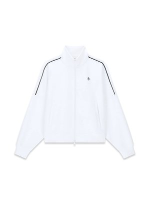 Fehér cipzáros pulóver magas gallérral, fekete oldalsávokkal, két elülső zsebbel és egy kis logóval a bal mellrészen. Puha anyag, kényelmes szabás.