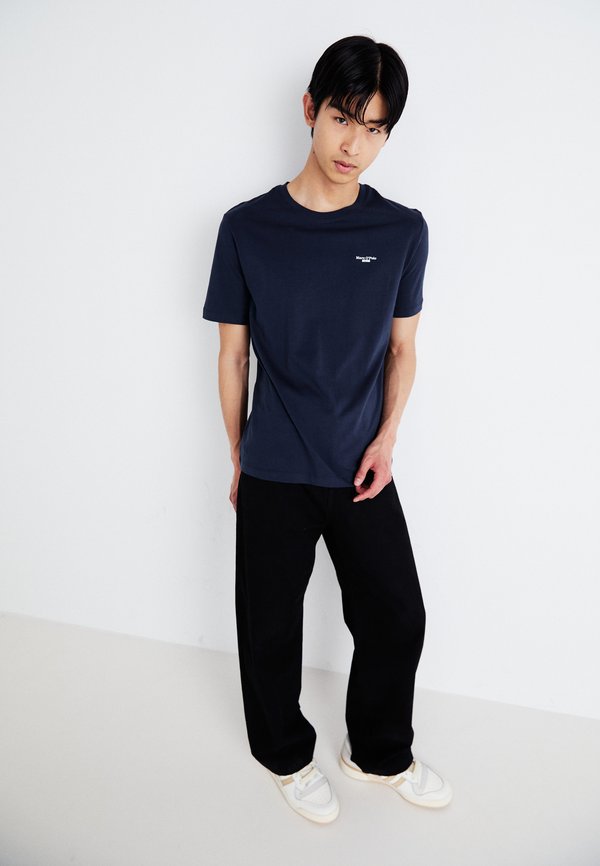 SHORT SLEEVE LOGO ON CHEST - Basic T-shirt4