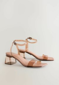 REGULAR FIT - Páskové sandály  - camel nude