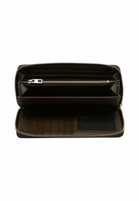 Brązowy skórzany portfel z zamkiem błyskawicznym, wieloma przegródkami na karty oraz przezroczystym okienkiem na dowód tożsamości. Gładka faktura i minimalistyczny design.