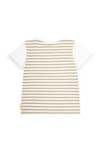 Camiseta de manga corta con rayas horizontales beige y blancas, material de algodón, cuello redondo y una pequeña etiqueta amarilla en el dobladillo.