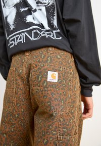 Carhartt WIP SINGLE KNEE PANT - Tygbyxor - tamarind