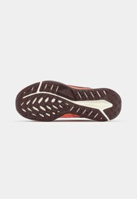 Nike Performance JUNIPER - Chaussures de running - dark team red/hyper crimson/burgundy crush/sail