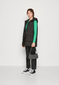 ONLY ONLASTA PUFFER WAISTCOAT - Smanicato - black