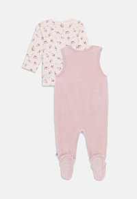 To-delt babytøy: langermet blomstrete topp med rosa og brune detaljer; rosa velouroris med fotbukser og uten ermer.