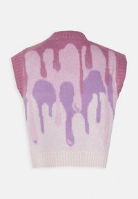 Top corto lavorato a maglia con scollo rotondo, caratterizzato da un motivo a goccia sfumato in rosa, lavanda e bianco. Maniche corte e orlo a coste.