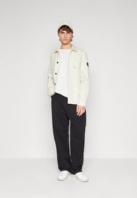 Calvin Klein OVERSHIRT - Jachetă de vară - icicle