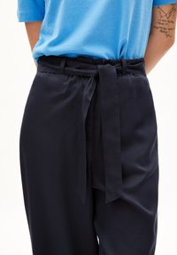 ARMEDANGELS Kalhoty - blue-grey