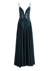 Robe longue en teal foncé avec une finition satinée. Présente un décolleté en V profond et des perles délicates sur le corsage. Jupe fluide plissée.