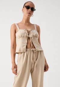 ONLY Petite ONLAMAHLE STRAIGHT PULL UP - Hlače - pumice stone
