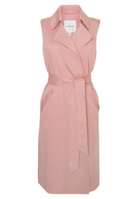 Růžové šaty bez rukávů s límečkem, páskem v pase, dvěma bočními kapsami a délkou po pás, vyrobené z hladké látky.
