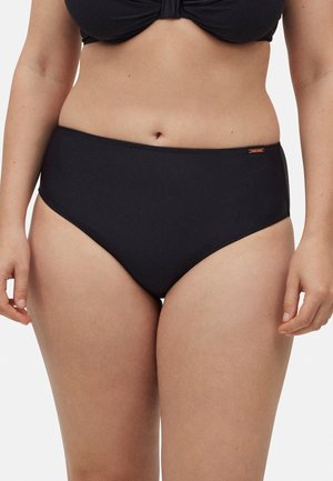 Braguitas de bikini de tiro alto en negro, hechas de una tela suave y elástica, con un diseño sencillo y acentos de hardware mínimos.
