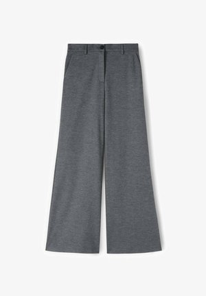 Grijze, wijdebroek gemaakt van textiel met structuur. Voorzien van een knoopsluiting aan de voorkant en twee zijzakken. Soepel, casual ontwerp.