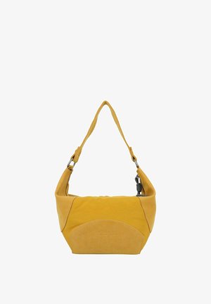Borsa a tracolla in suede gialla con forma curva, singolo manico e dettaglio del logo su un lato. Presenta una texture liscia e un design minimalista.