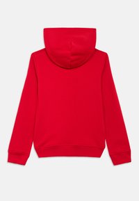 Κόκκινο φούτερ με κουκούλα με λείο ύφασμα, ριμπ μανσέτες και τελείωμα. Διαθέτει μία ραφή στην πλάτη και στρογγυλεμένη κουκούλα.