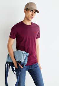 Levi's® GRAPHIC TEES 3 PACK - Pamata T-krekls - white/burgundy/grey