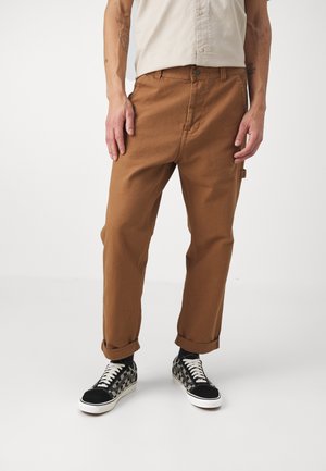 CARPENTER - Trousers - acorn